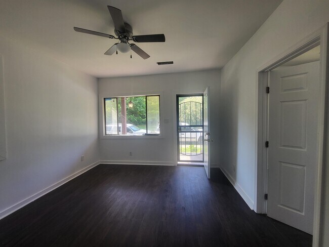 Foto del edificio - 2180 Hunter Ave