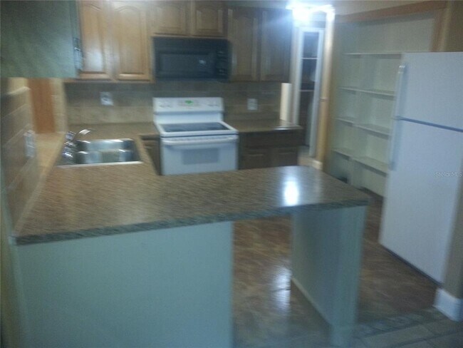 Foto del edificio - 3403 Briar Cliff Dr