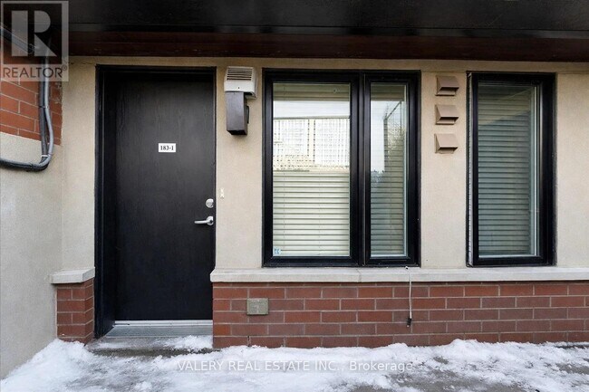 Photo du bâtiment - 183 William Duncan Rd