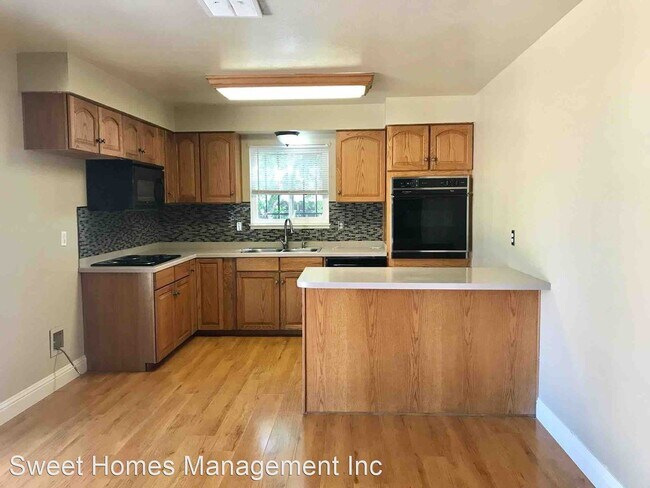 Building Photo - 4 br, 2 bath House - 6821 Chevy Chase Way
