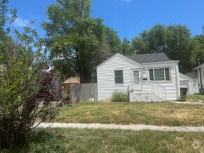 Building Photo - 2605 Ave F