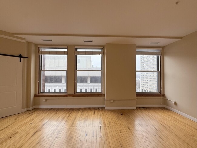 Interior Photo - Pioneer Endicott