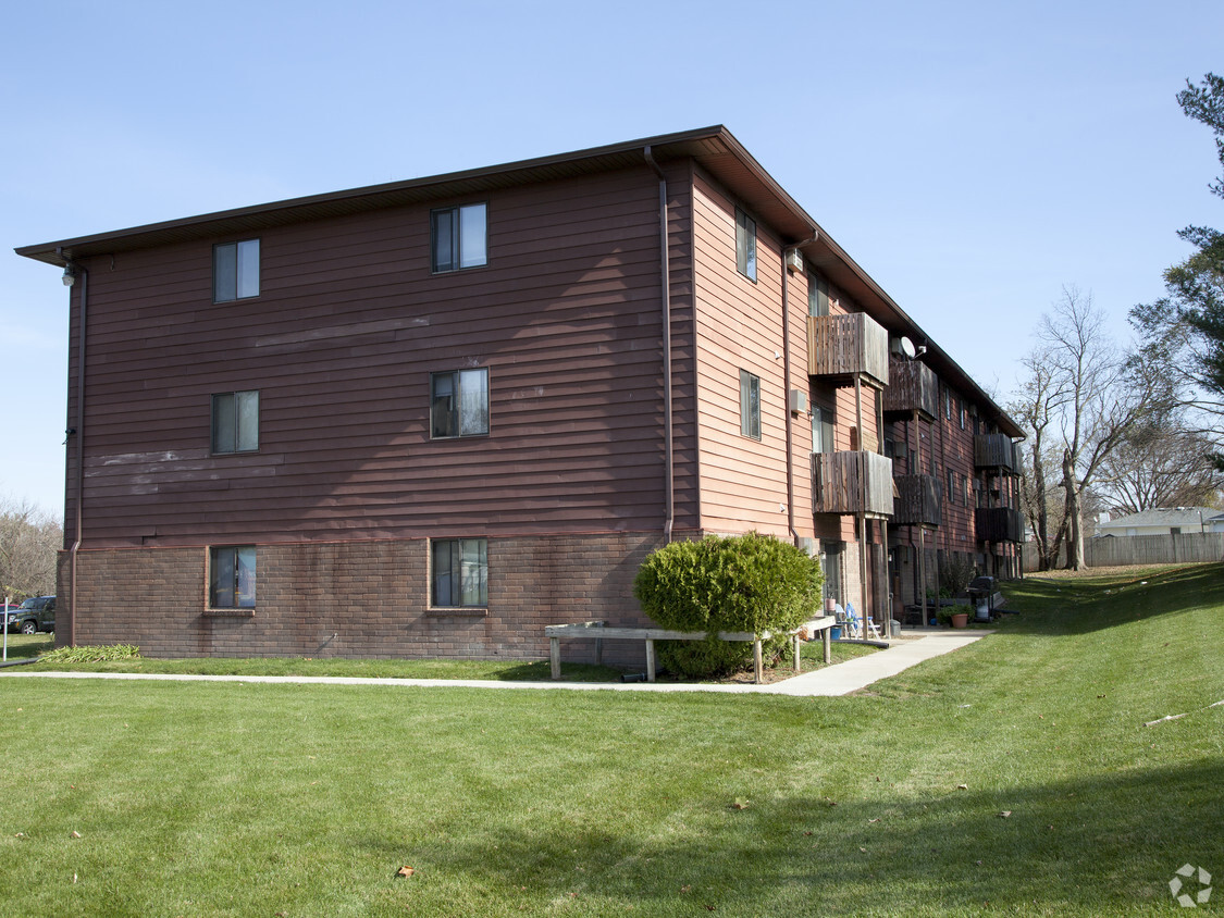 East Ridge Apartments - 3909 Hubbell Ave Des Moines, IA - Apartments ...