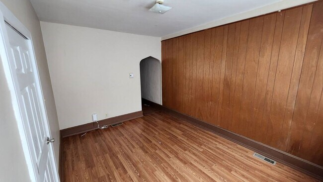 Foto del edificio - 246 W Ridge St
