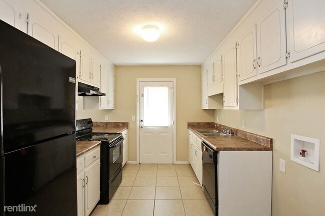 Building Photo - 3 br, 1 bath House - 1039 CLOVERDALE Street