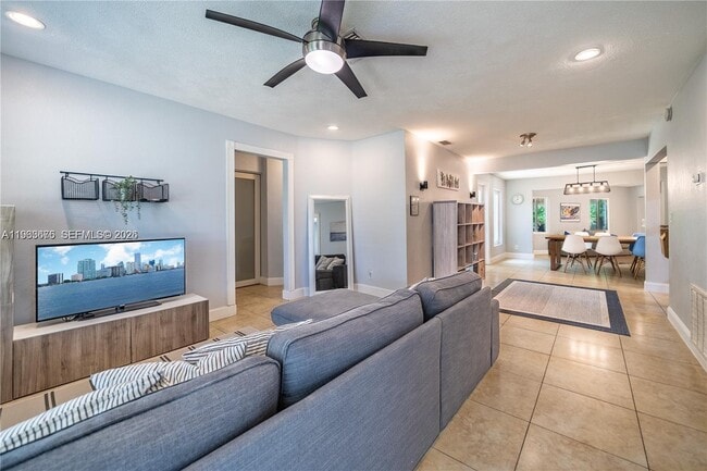 Building Photo - 1501 SW 35th Terrace