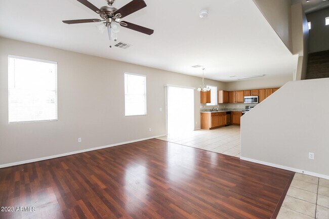 Foto del edificio - 2033 N 103rd Dr