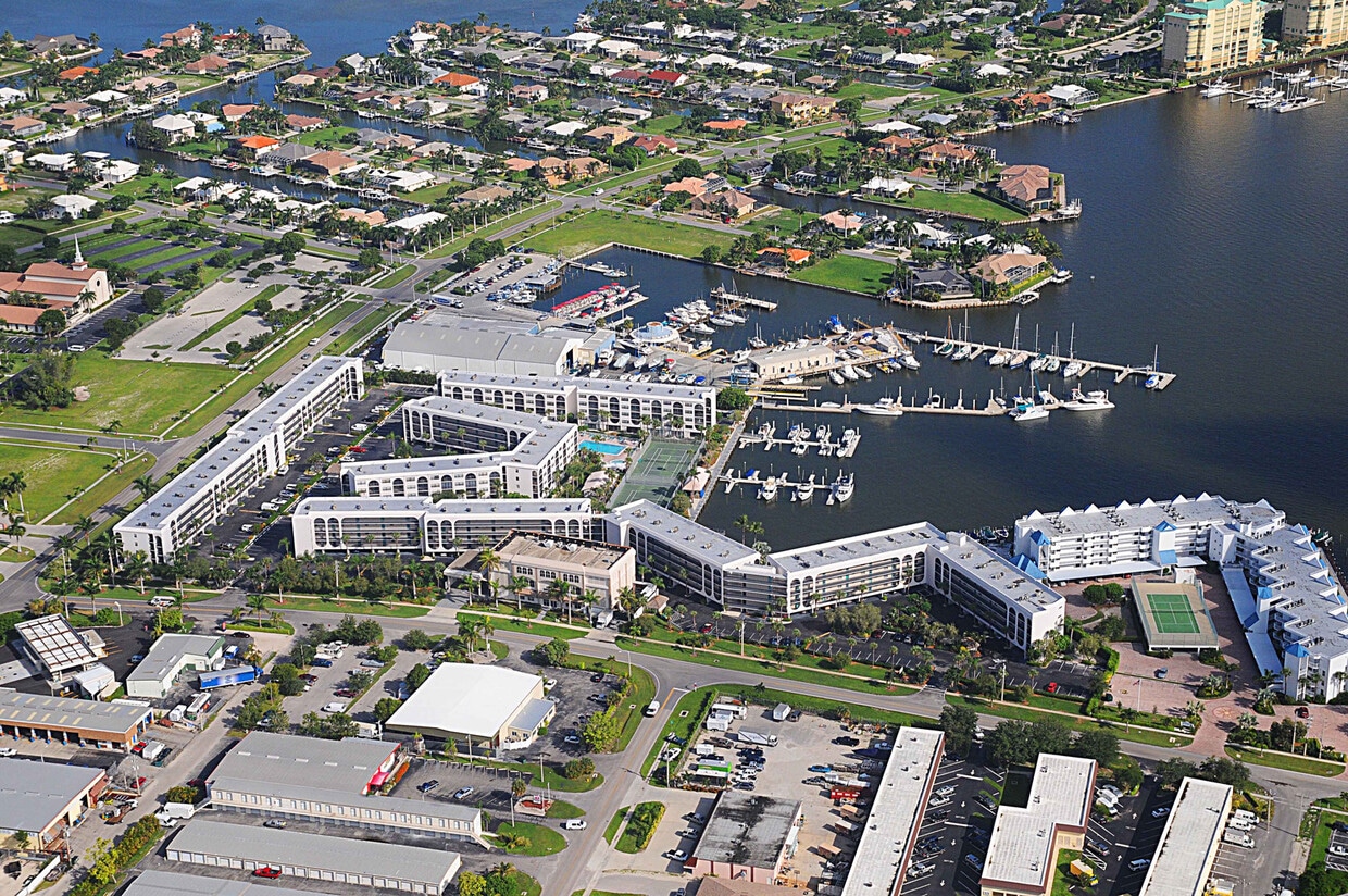 Primary Photo - 2 Bedroom Condo at Popular Anglers Cove Co...