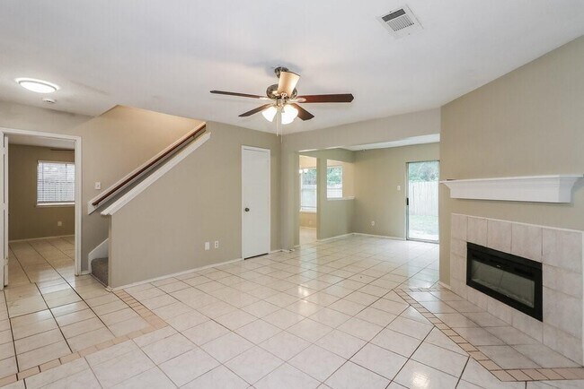 Foto del edificio - 8815 Roaring Point Dr