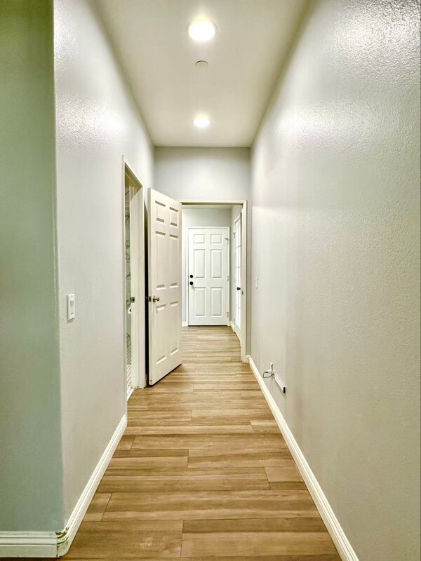 Foto del edificio - 16550 Sugar Ln