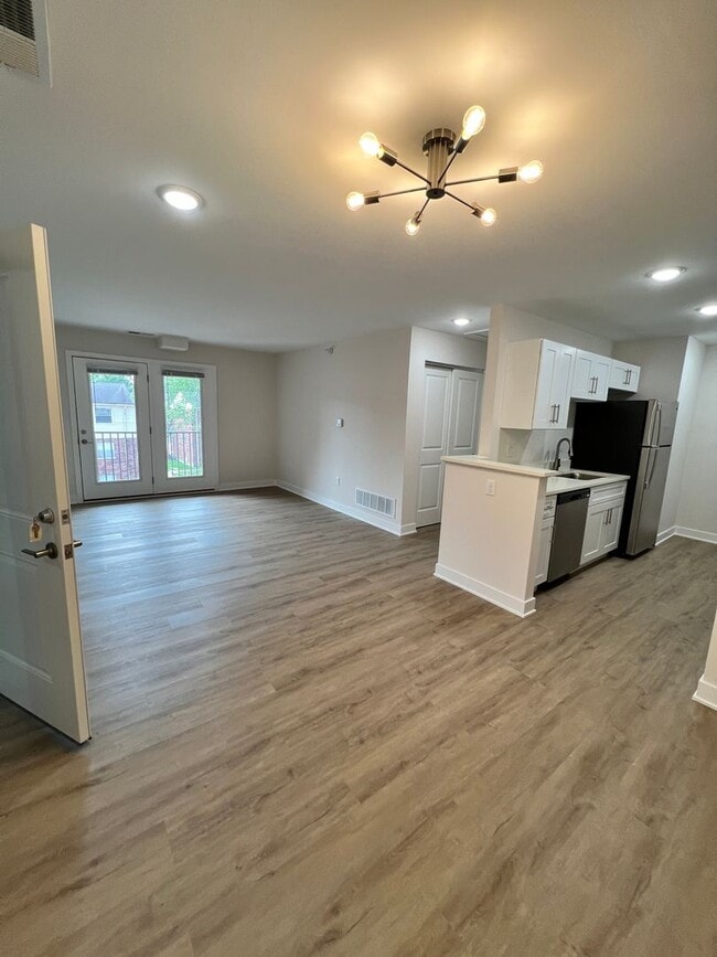 Photo - The Oaks of Kenwood Apartment