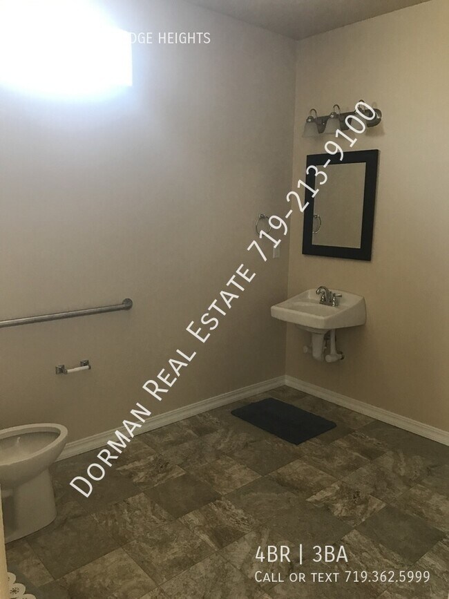 Foto del edificio - Immaculate newer town home!