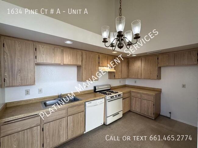 Foto del edificio - 1634 Pine Ct