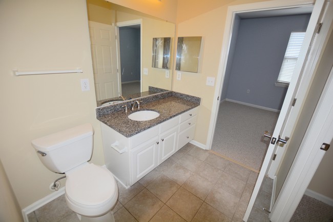 Building Photo - 3 bedroom in Mount Pleasant SC 29464