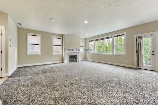 Building Photo - 2015 Craftsman 4BR/2.5BA in Orenco Woods Crossing — Steps from Orenco Woods Nature Park