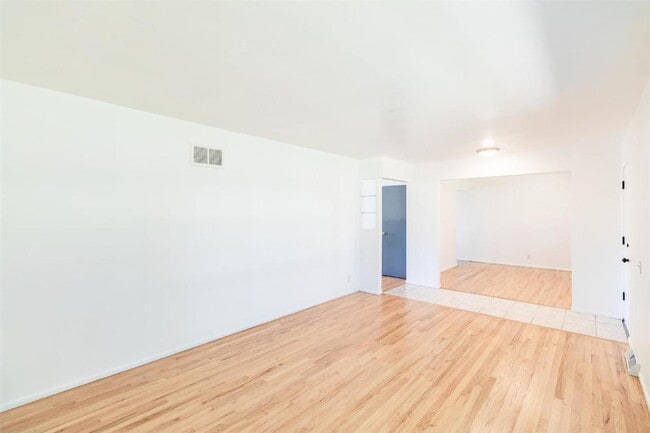 Building Photo - 9724 Brookmere Dr