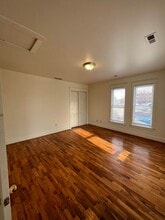 Building Photo - 411 SW Tyler St