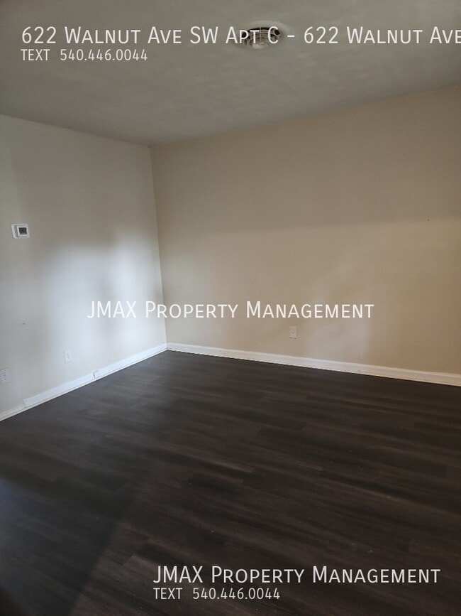 Building Photo - 622 Walnut Ave SW Apt C
