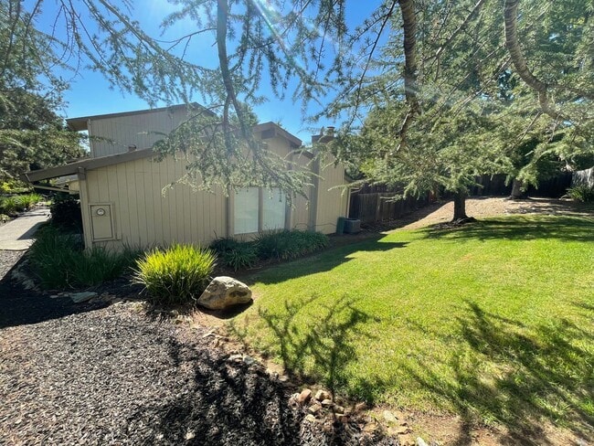 Building Photo - El Dorado Hills Condo