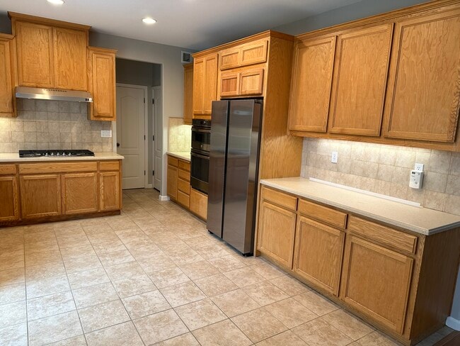 Building Photo - 2449 Milford Dr