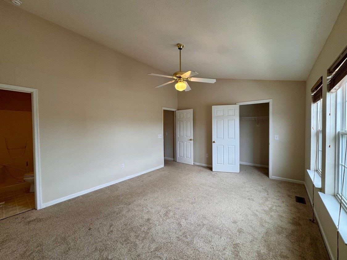 Foto del edificio - 337 Emerson Ln