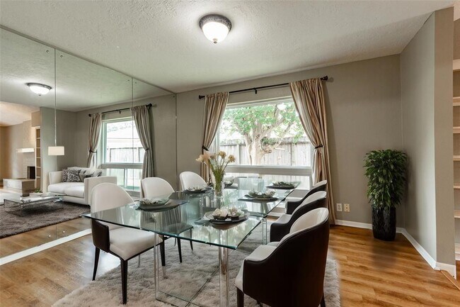 Building Photo - 16434 Brookvilla Dr