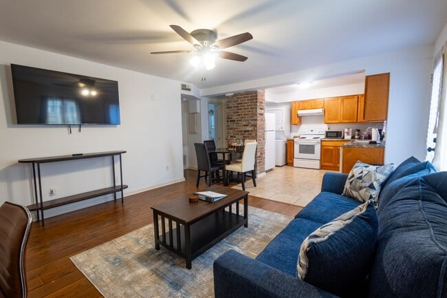 Building Photo - 3026 Napoleon Ave