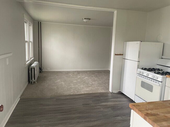 Building Photo - 36 Lincoln Ave