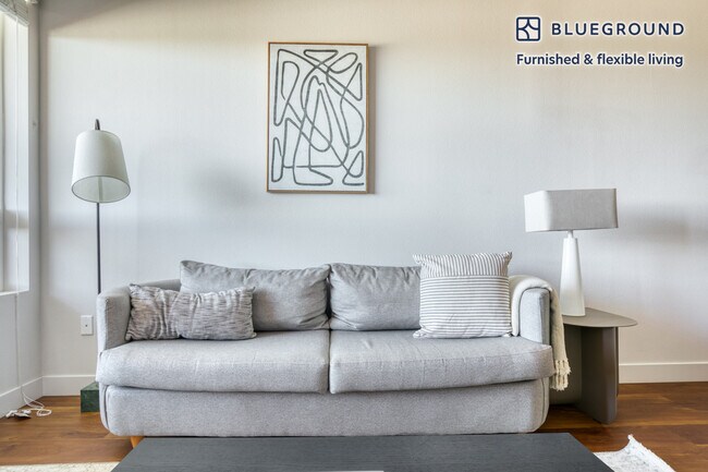 Foto del edificio - 417 Centinela Ave