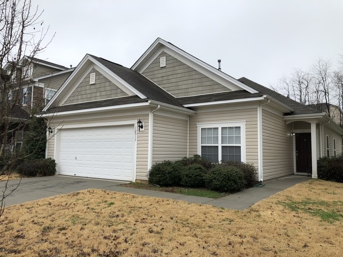 Primary Photo - Lovely 3 BR 2 BA Ranch by Carowinds
