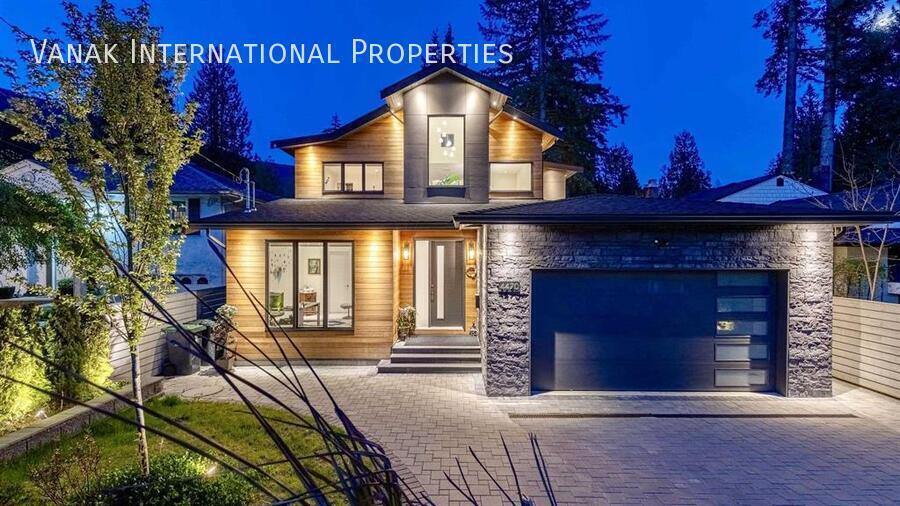 Photo principale - 5 Bed / 5.5 Bath House in North Vancouver