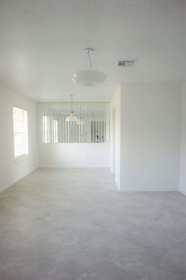 Comedor formal - 14910 Scotter Dr