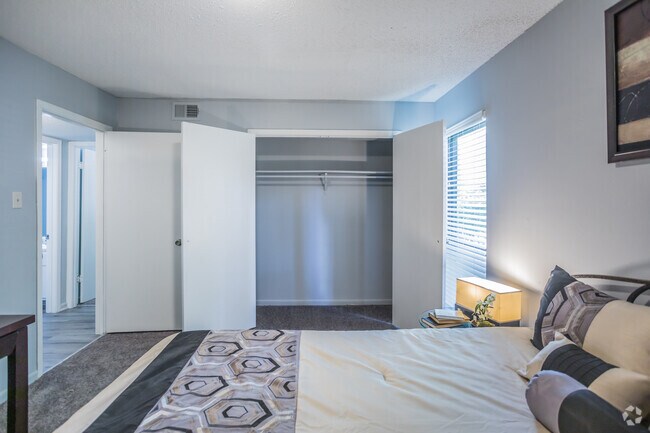 2HAB, 2BA - 1050 ft² - 1er dormitorio - Crossings at Fox Meadows