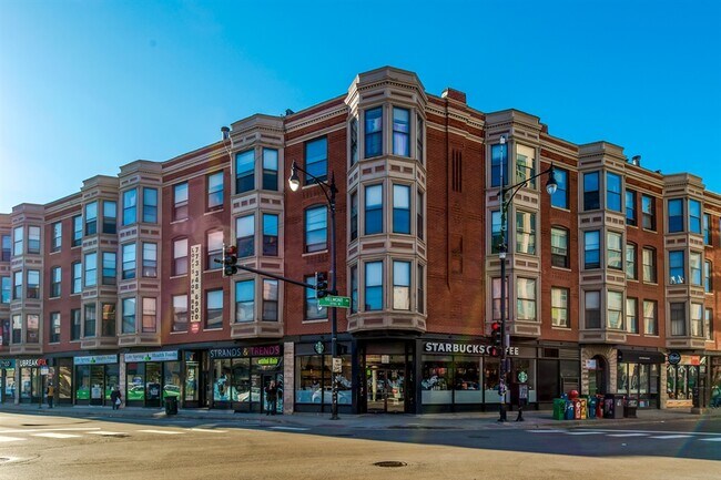 Building Photo - 845 W Belmont Ave