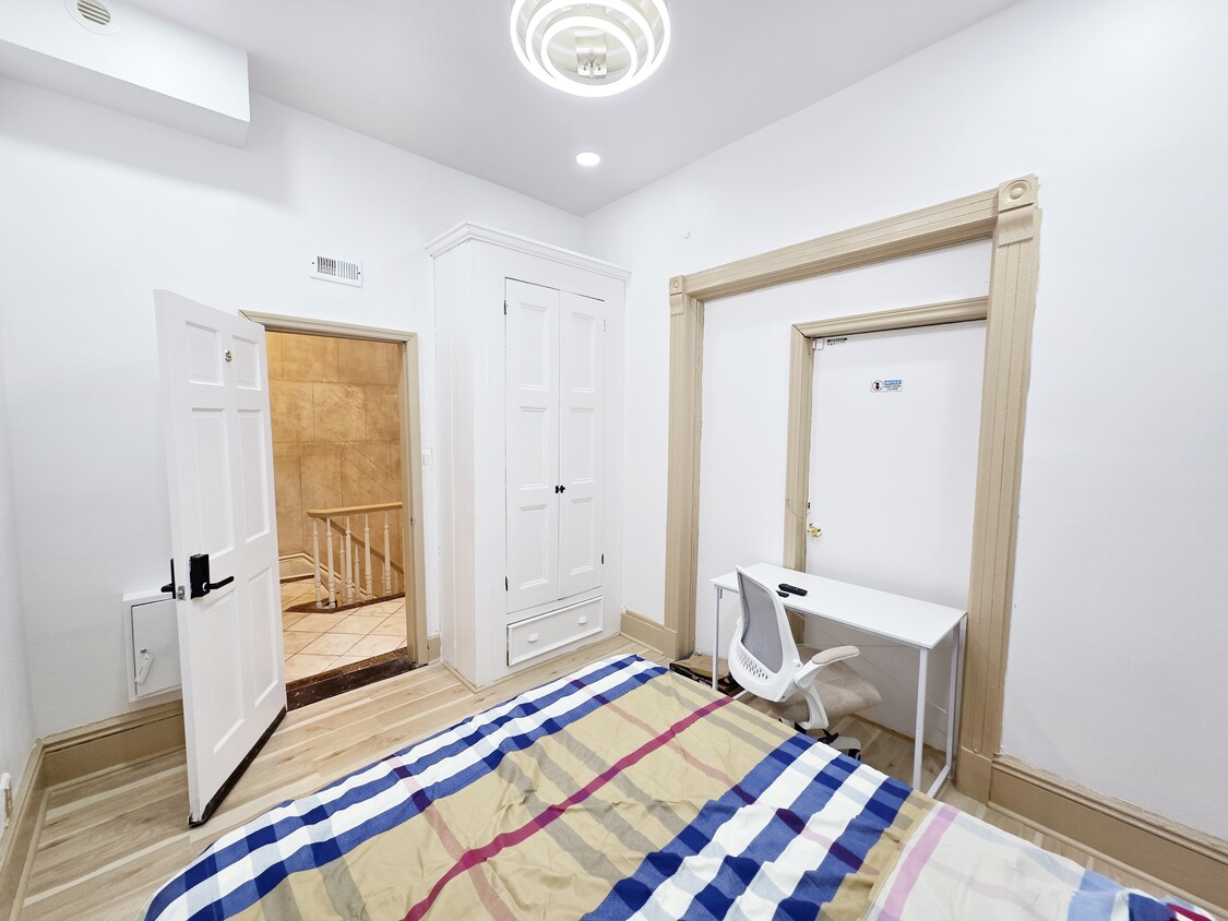 Foto principal - 70 Weirfield St