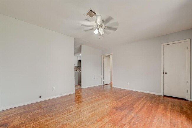 Foto del edificio - 3919 Botany Ln