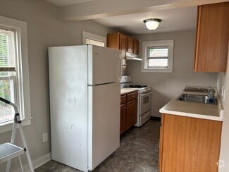 Building Photo - 16 1st St