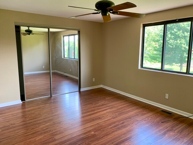 Building Photo - 8491 Bubbling Springs Dr