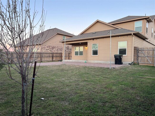 Building Photo - 102 Llano River Trail