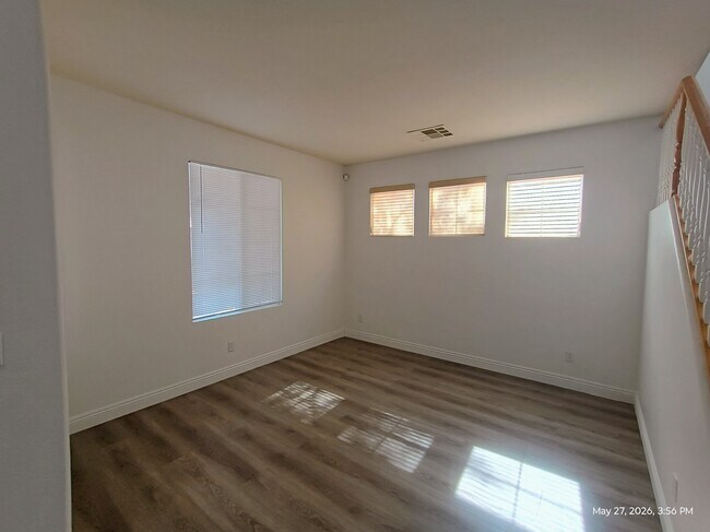 Foto del edificio - 4432 Mount Penteli Ave