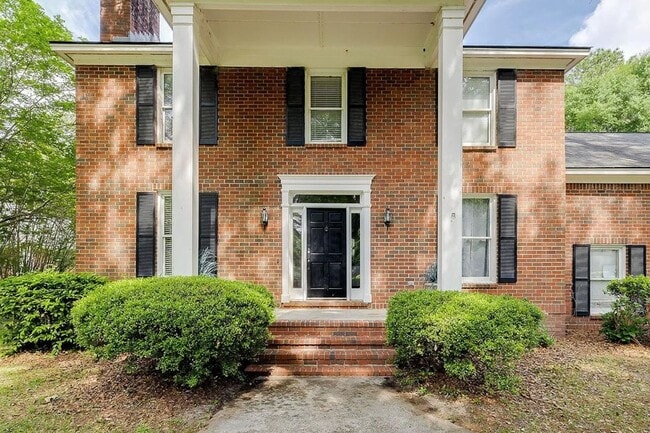 Building Photo - Stunning 4 Bed, 3 Bath Home with Pool in Exclusive Silverwood Gated Community!