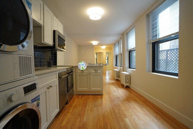 Building Photo - 35 Grove St