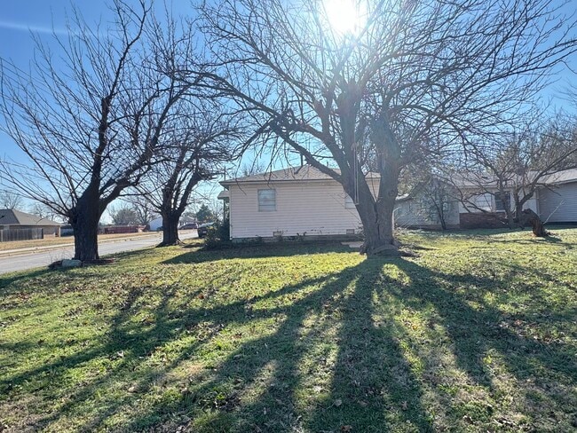 Foto del edificio - 9111 N Walker Ave