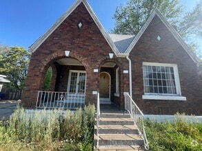 Building Photo - 1436 Swan St
