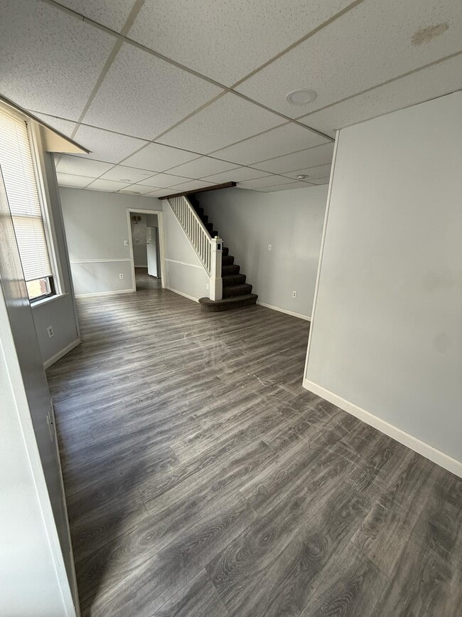 Building Photo - 130 Queen St