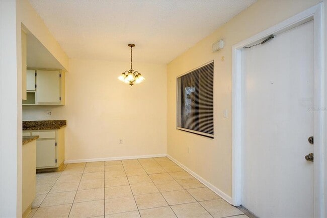 Building Photo - 5013 Vineland Rd