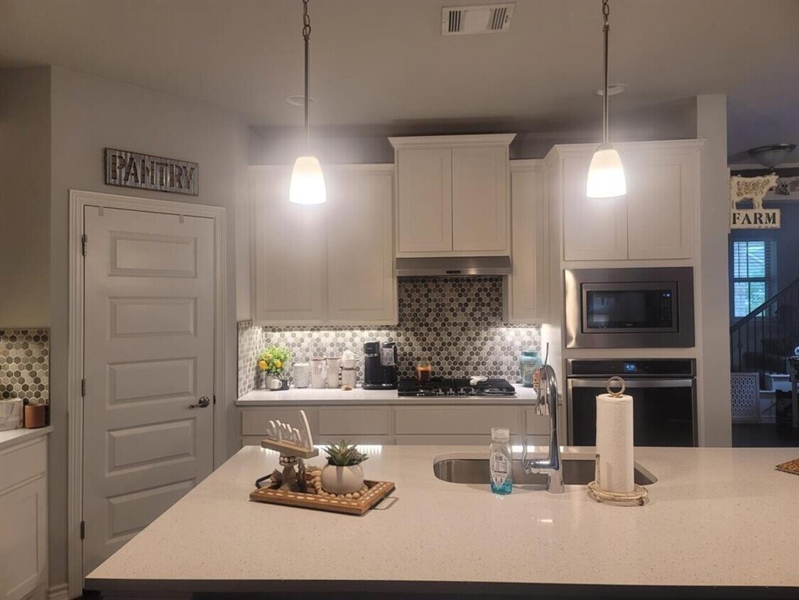 Building Photo - 1733 Turtle Bay Loop, Leander, Texas 78641