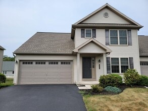 Building Photo - 5231 Summerfield Dr