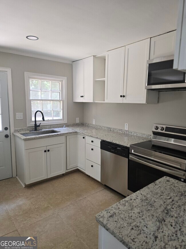 Foto del edificio - 4201 Lindsey Dr