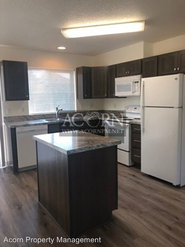 Foto principal - 102 NE 43rd Ave
